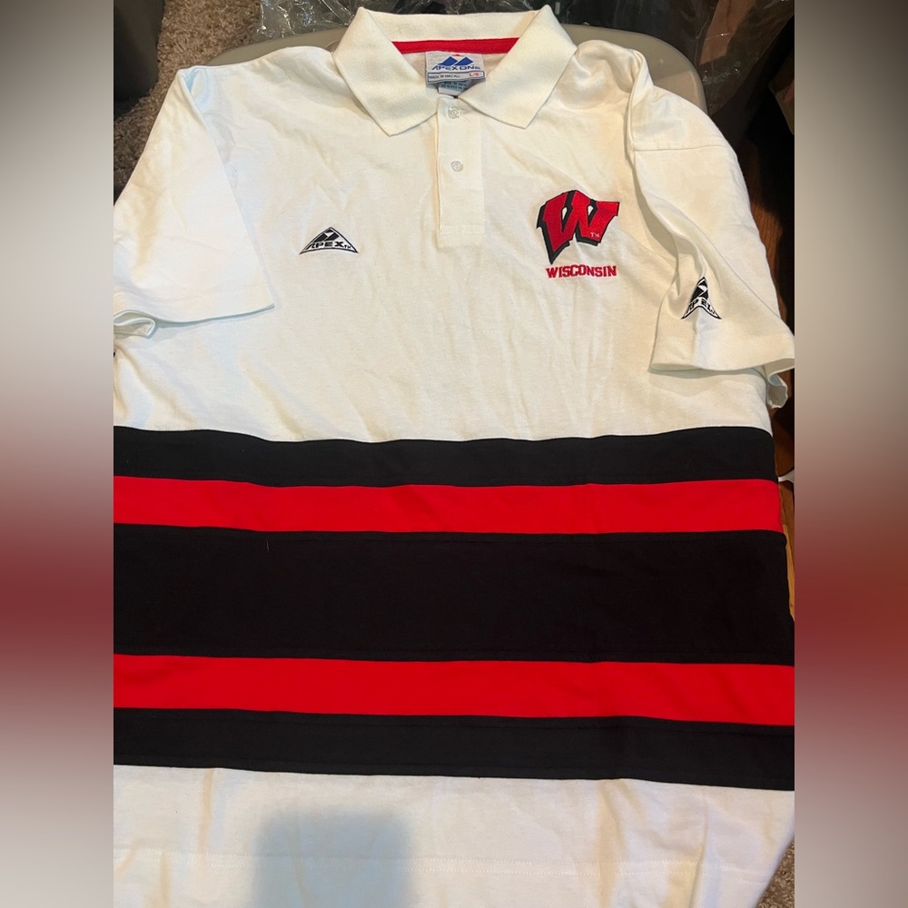 Wisconsin Badgers Short Sleeve Vintage Shirt Size Large
